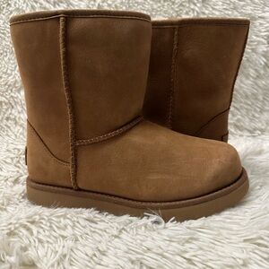 UGG Kids Classic weather short Boots
